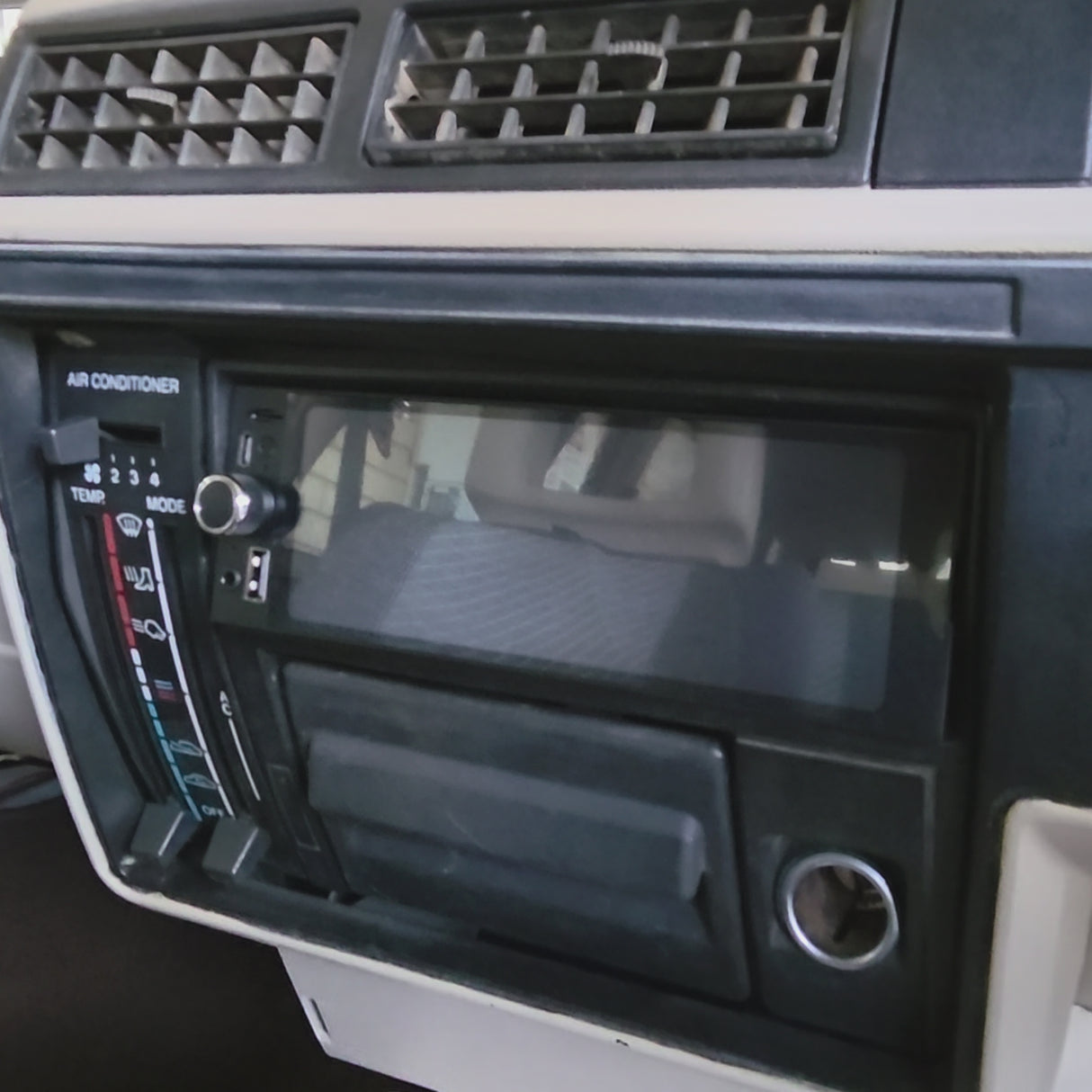 RADIO for VB VC VH VK VL  (0.9 DIN)